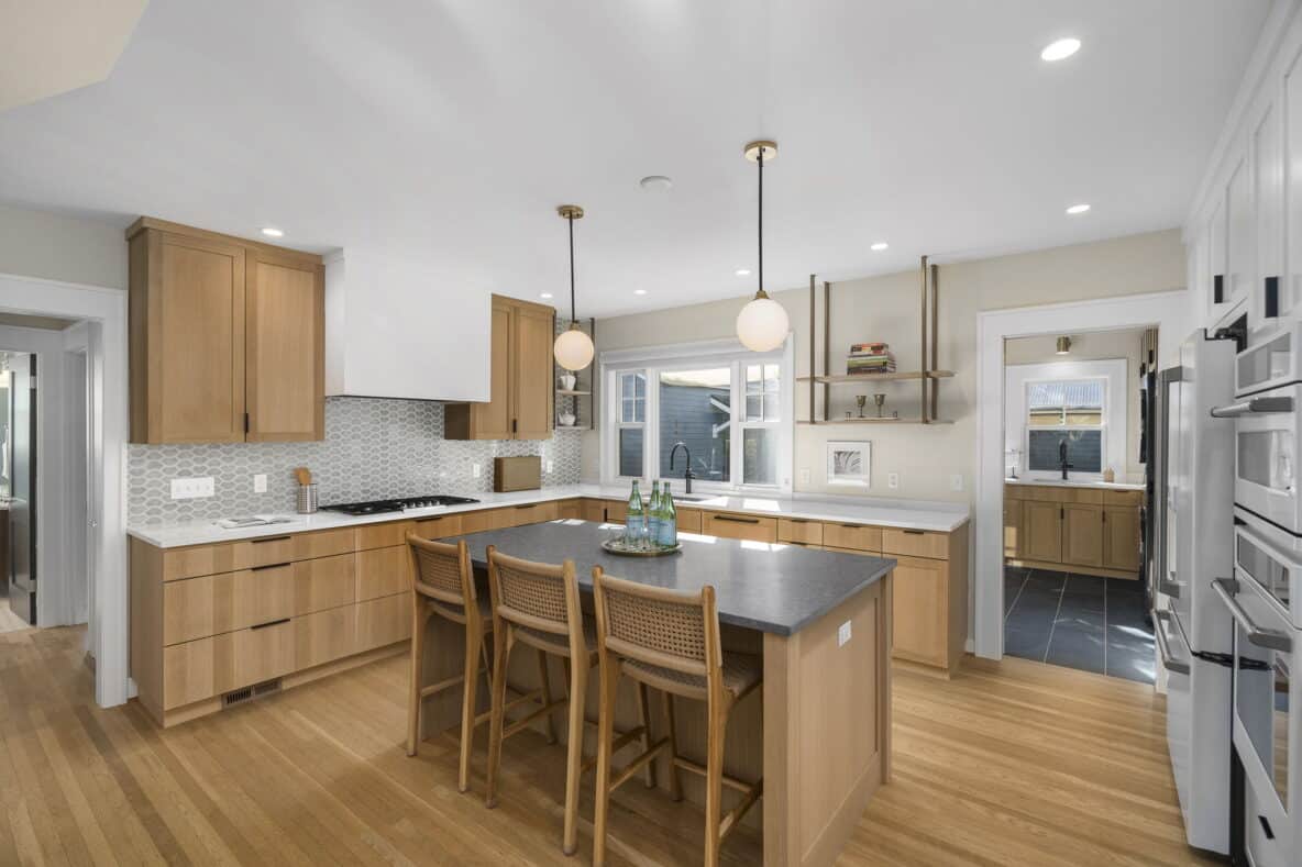 10-web-or-mls-2335-ne-44th-ave-1-1184x789