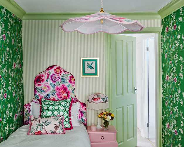 artist-diane-hill-hertfordshire-home-girls-bedroom-68b0ae3073a3e