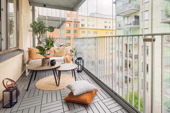 Balcony_iStock_1344082102-scaled
