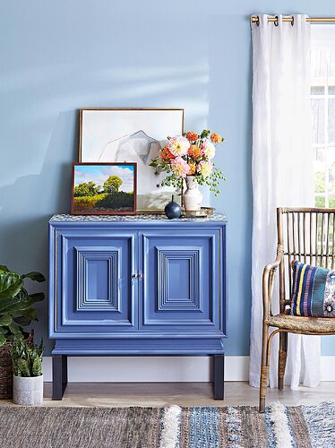 blue-painted-chest-drawers-flowers-prints-74d7a05f-fe3c0d318f204908801aa40dedd0dbc2