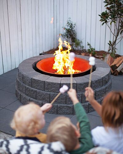 Photo_Adbri_Masonry_-_Miniwall_Fire_Pit_2_svdzpo
